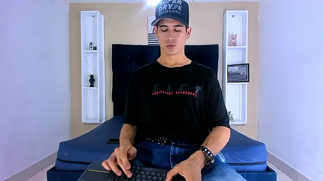 Snapshot of Jhonn_Rhyss chatting on 3, 12, 2024 Jhonn Rhyss online show from 3, 12, 2024