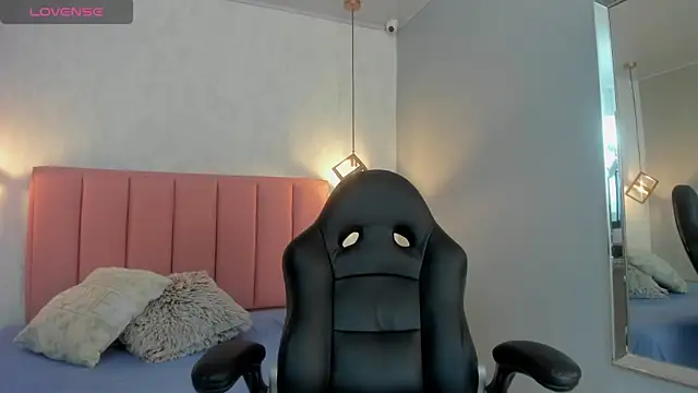 SUNNYCYRUS online show from 24, 9, 2025