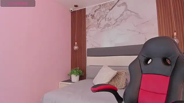 SUNNYCYRUS online show from 29, 9, 2025