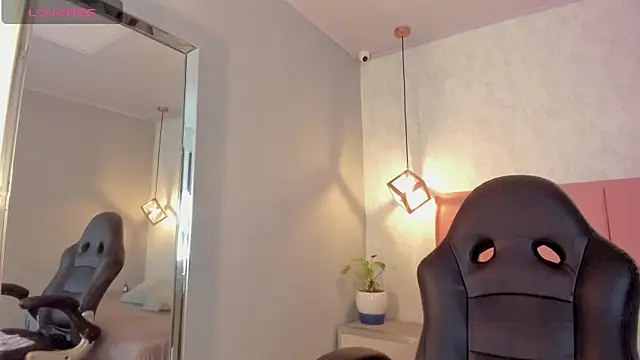 SUNNYCYRUS online show from 30, 10, 2025