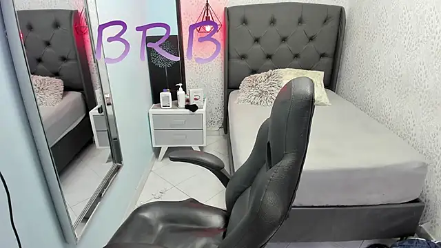 SUZETMONACO online show from 5, 2, 2026