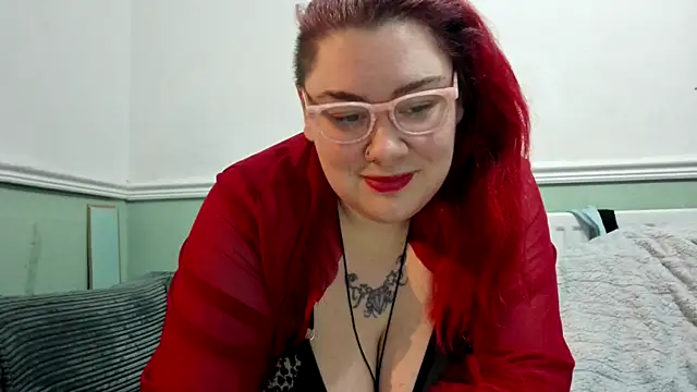 Bustycurves online show from 25, 1, 2025