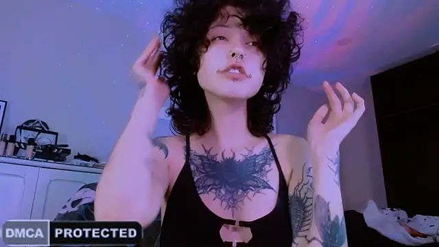 NaughtyLittleFox online show from 7, 6, 2026