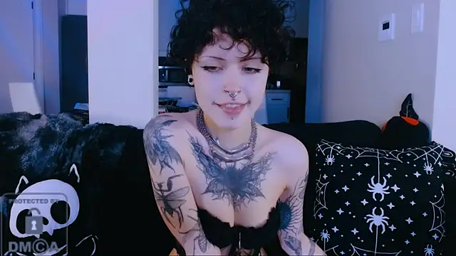 Snapshot of NaughtyLittleFox chatting on 7, 7, 2026 NaughtyLittleFox online show from 7, 7, 2026