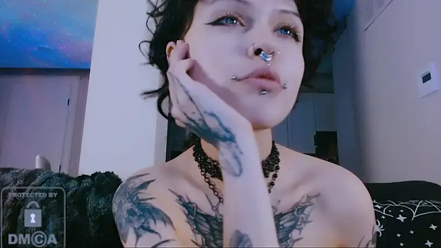 Snapshot of NaughtyLittleFox chatting on 11, 7, 2026 NaughtyLittleFox online show from 11, 7, 2026