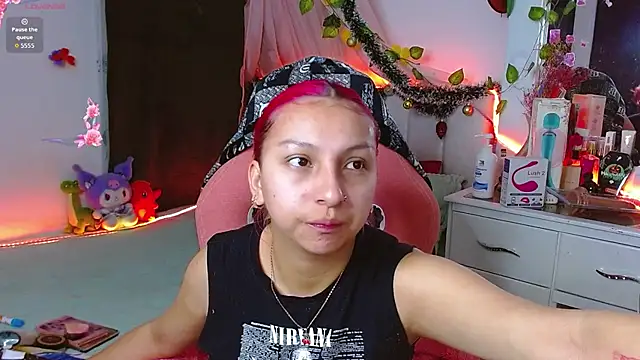 Snapshot of Littlerouse_ chatting on 20, 12, 2025 Littlerouse online show from 20, 12, 2025