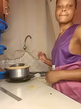 Freya 004 online show from 5, 12, 2025