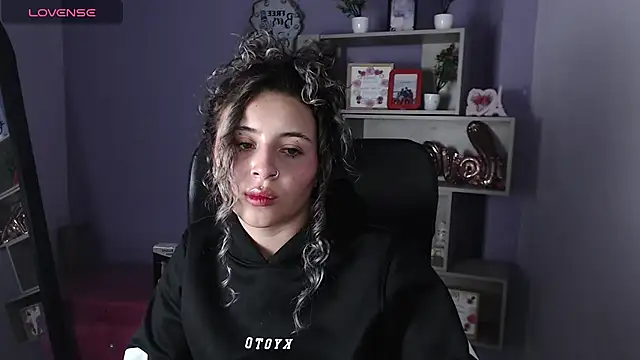 Snapshot of celeste_blue69 chatting on 21, 2, 2025 celeste blue69 online show from 21, 2, 2025