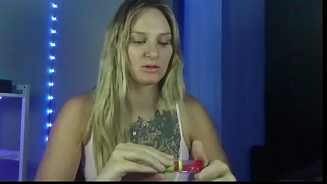 Snapshot of BonnieBazz chatting on 24, 6, 2026 BonnieBazz online show from 24, 6, 2026