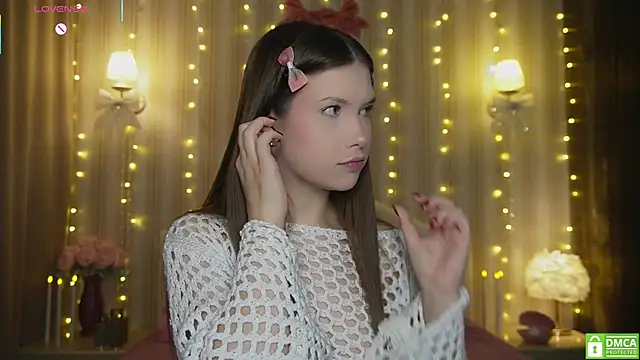  Eva Lee online show from 14, 12, 2025