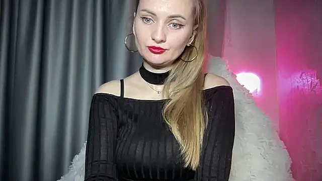 Snapshot of Viola_sweet chatting on 28, 10, 2025 Viola sweet online show from 28, 10, 2025