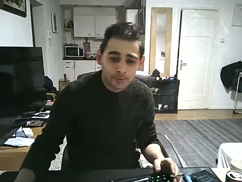 Snapshot of mihaimichael chatting on 14, 2, 2025 mihaimichael online show from 14, 2, 2025