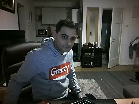 Snapshot of mihaimichael chatting on 24, 2, 2025 mihaimichael online show from 24, 2, 2025