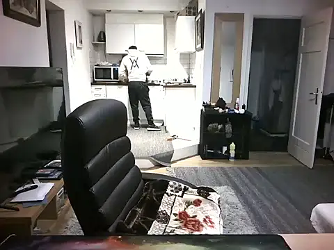 Snapshot of mihaimichael chatting on 3, 3, 2025 mihaimichael online show from 3, 3, 2025