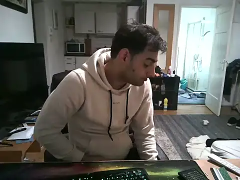 Snapshot of mihaimichael chatting on 5, 3, 2025 mihaimichael online show from 5, 3, 2025