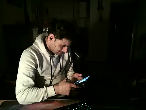 Snapshot of mihaimichael chatting on 19, 3, 2025 mihaimichael online show from 19, 3, 2025
