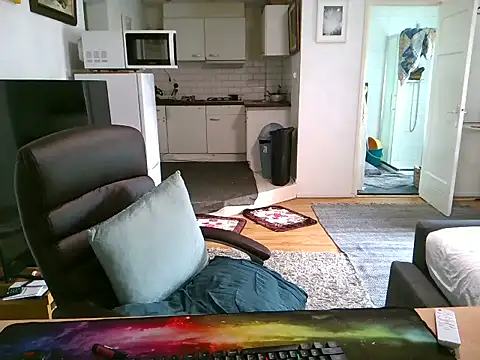Snapshot of mihaimichael chatting on 9, 9, 2025 mihaimichael online show from 9, 9, 2025