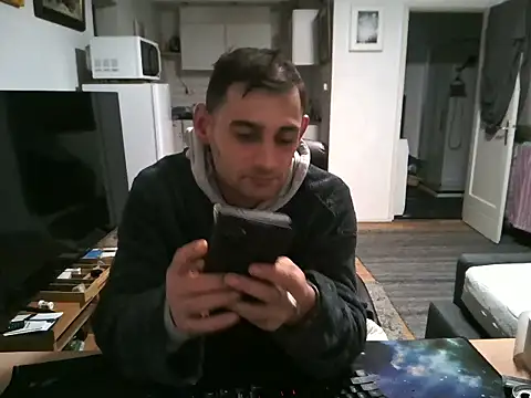Snapshot of mihaimichael chatting on 14, 9, 2025 mihaimichael online show from 14, 9, 2025