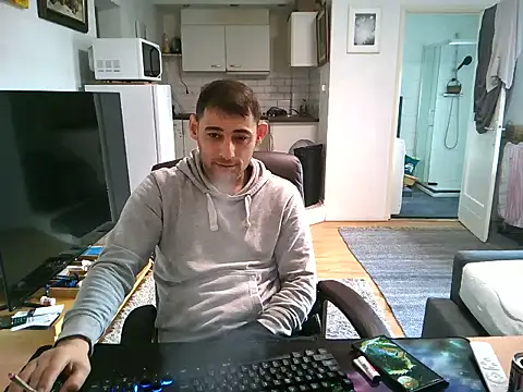 Snapshot of mihaimichael chatting on 15, 9, 2025 mihaimichael online show from 15, 9, 2025