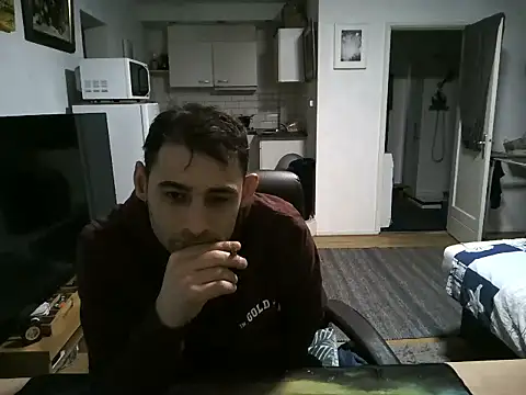 Snapshot of mihaimichael chatting on 29, 9, 2025 mihaimichael online show from 29, 9, 2025