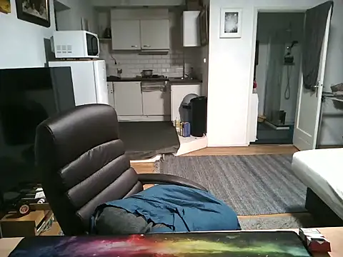 Snapshot of mihaimichael chatting on 2, 10, 2025 mihaimichael online show from 2, 10, 2025