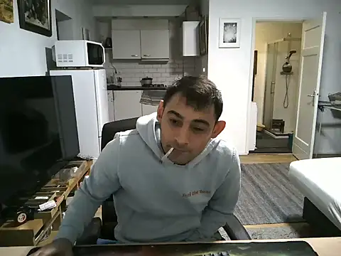 Snapshot of mihaimichael chatting on 2, 10, 2025 mihaimichael online show from 2, 10, 2025