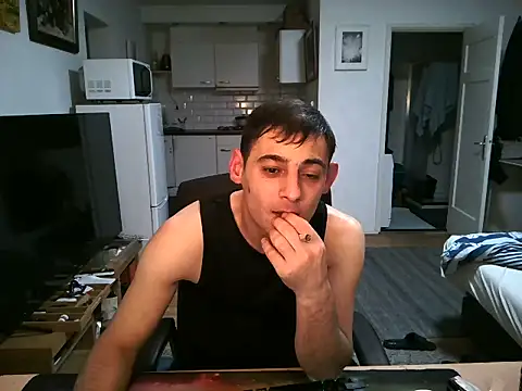 Snapshot of mihaimichael chatting on 5, 10, 2025 mihaimichael online show from 5, 10, 2025