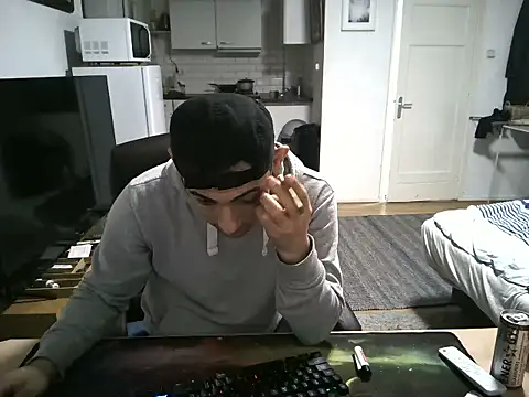 Snapshot of mihaimichael chatting on 7, 10, 2025 mihaimichael online show from 7, 10, 2025