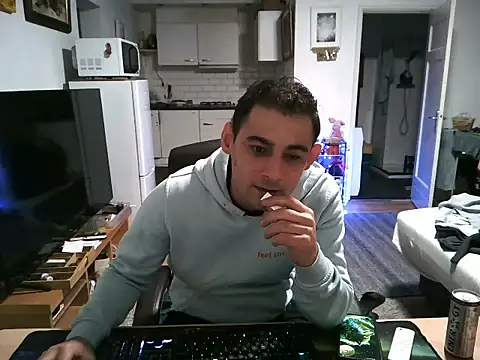 Snapshot of mihaimichael chatting on 9, 10, 2025 mihaimichael online show from 9, 10, 2025