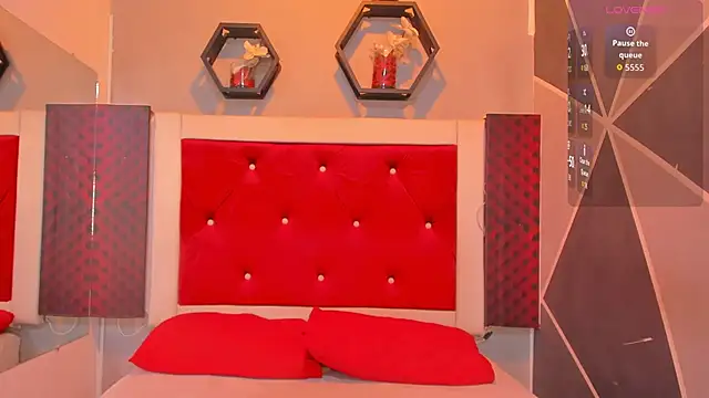 Snapshot of Karoll014 chatting on 21, 10, 2025 Karoll014 online show from 21, 10, 2025