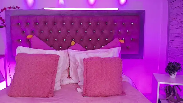 Snapshot of Tayzon_Foxxx chatting on 1, 10, 2025 Tayzon Foxxx online show from 1, 10, 2025