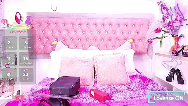 Snapshot of Tayzon_Foxxx chatting on 14, 10, 2025 Tayzon Foxxx online show from 14, 10, 2025