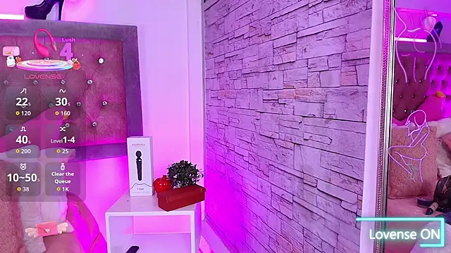 Snapshot of Tayzon_Foxxx chatting on 28, 10, 2025 Tayzon Foxxx online show from 28, 10, 2025