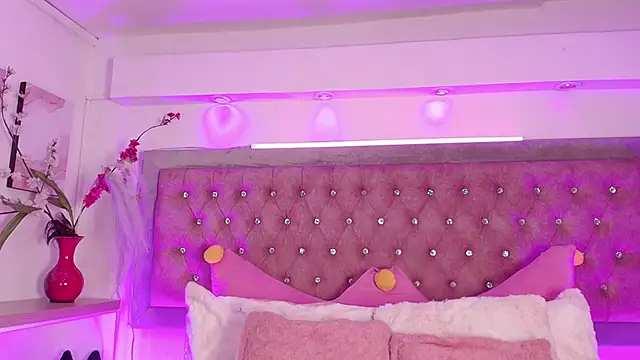 Snapshot of Tayzon_Foxxx chatting on 25, 11, 2025 Tayzon Foxxx online show from 25, 11, 2025