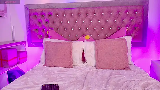 Tayzon Foxxx online show from 8, 1, 2026