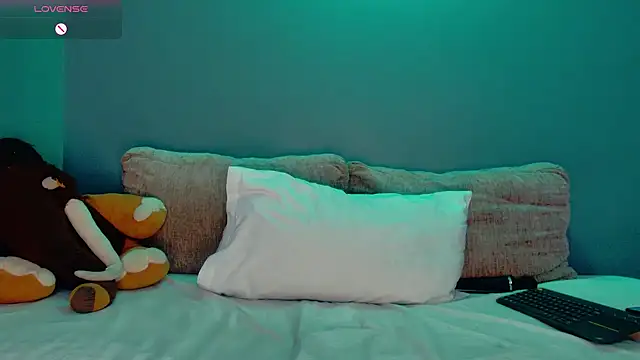 Snapshot of LauraEvanns chatting on 25, 9, 2025 LauraEvanns online show from 25, 9, 2025