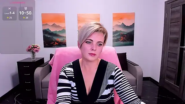 Snapshot of Julia_Wilsone chatting on 4, 11, 2025 Julia Wilsone online show from 4, 11, 2025