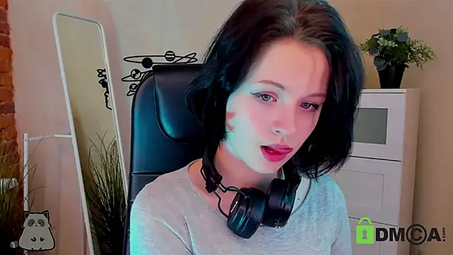 Alina Mills online show from 20, 3, 2025