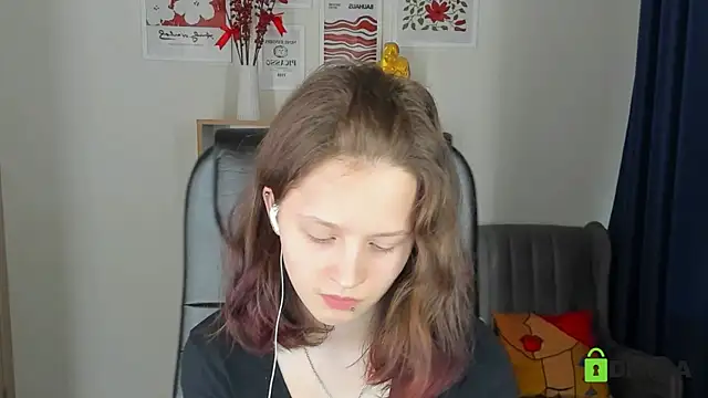 Snapshot of Alina_Mills chatting on 17, 5, 2026 Alina Mills online show from 17, 5, 2026