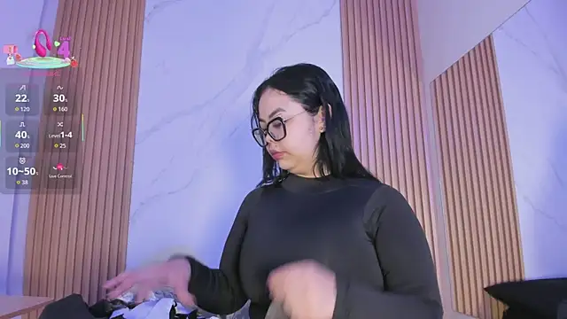 juicy led  online show from 17, 11, 2025