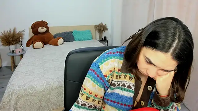 Alexa Dolly12 online show from 4, 3, 2025