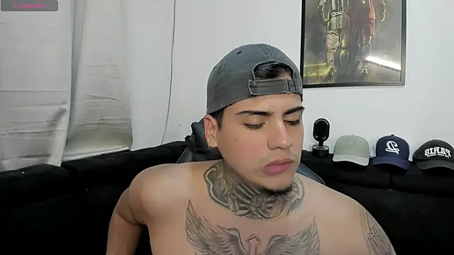 Snapshot of mad_maxxx2 chatting on 27, 10, 2025 mad maxxx2 online show from 27, 10, 2025