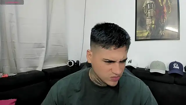 Snapshot of mad_maxxx2 chatting on 29, 10, 2025 mad maxxx2 online show from 29, 10, 2025