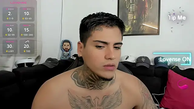 Snapshot of mad_maxxx2 chatting on 16, 11, 2025 mad maxxx2 online show from 16, 11, 2025