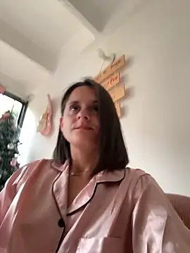 Alice milf  online show from 3, 12, 2025