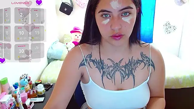 Snapshot of _luna_torres chatting on 11, 9, 2025  luna torres online show from 11, 9, 2025