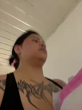 Snapshot of _luna_torres chatting on 25, 2, 2026 luna torres online show from 25, 2, 2026