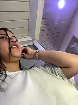 Snapshot of _luna_torres chatting on 5, 3, 2026 luna torres online show from 5, 3, 2026