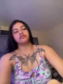 Snapshot of _luna_torres chatting on 5, 4, 2026 luna torres online show from 5, 4, 2026