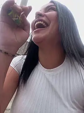 Snapshot of _luna_torres chatting on 11, 4, 2026 luna torres online show from 11, 4, 2026